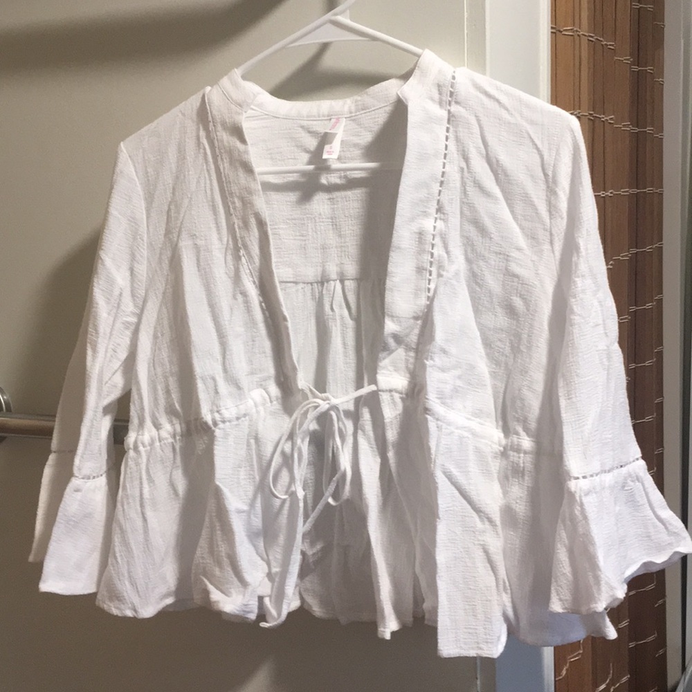 Linen Junior’s Blouse with Bell Sleeves